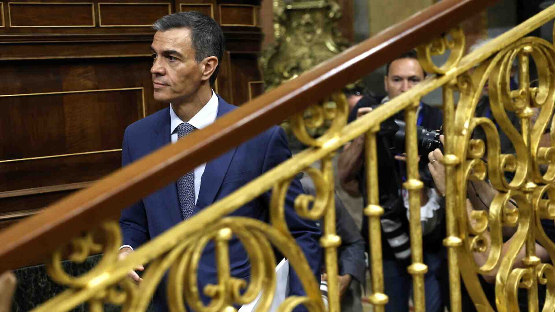 La crisi di Pedro Sánchez, tradito dalla “Banda del Peugeot”