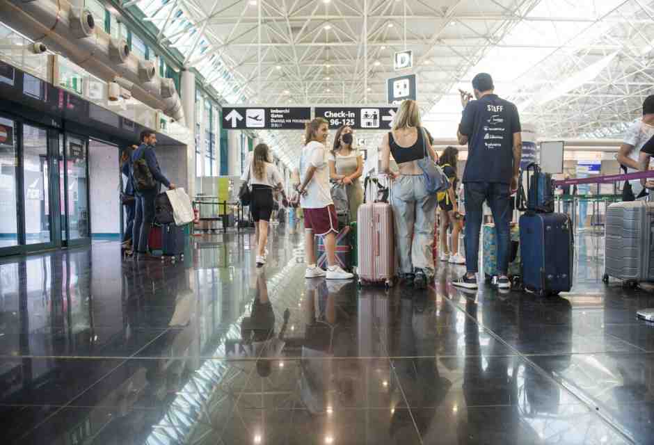 Roma ha un aeroporto da premio. Ma fuori c’è ancora da correre