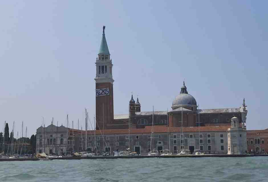 Sacrilegio a Venezia. Quello di Bezos non sarà un sacramento ma un simulacro