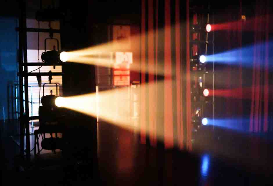 Carsen a Colono. Il grande regista d’opera e attori eccellenti per l’Edipo all’Inda. Una lezione di teatro