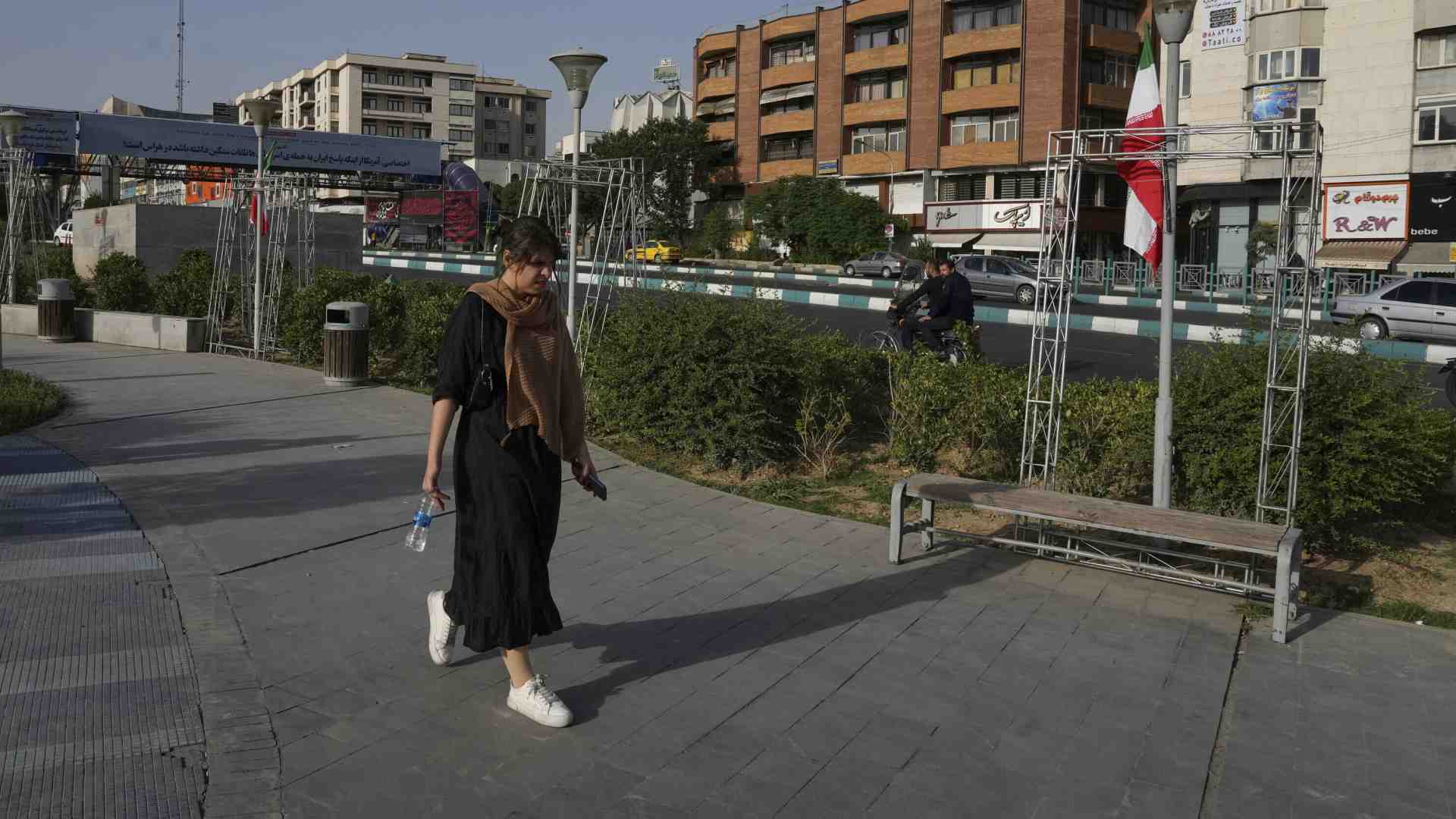 Gli iraniani temono di rimanere da soli con un regime determinato a sopravvivere