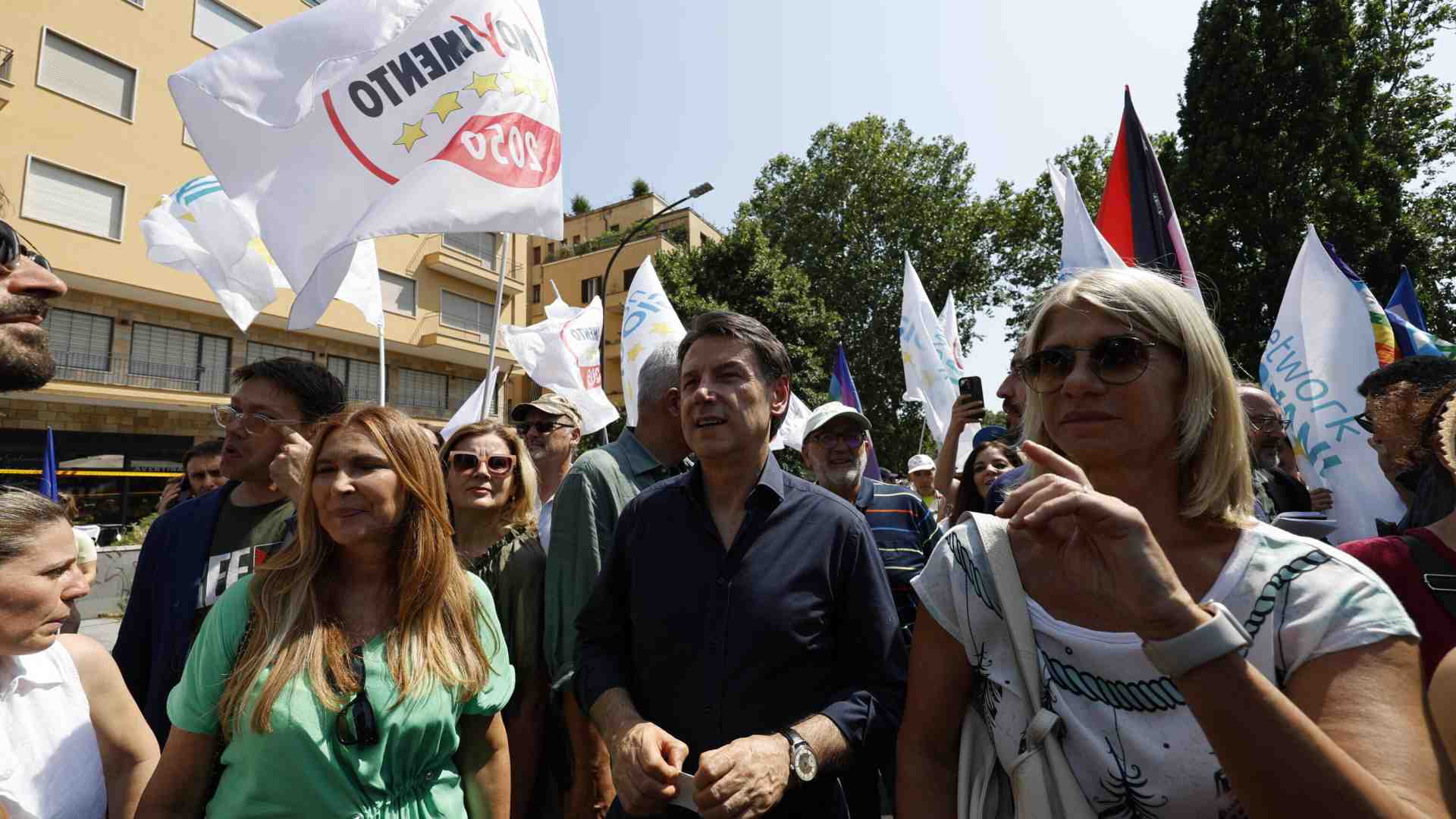 Il filo che lega il M5s alla Russia di Putin: dal Covid al gas