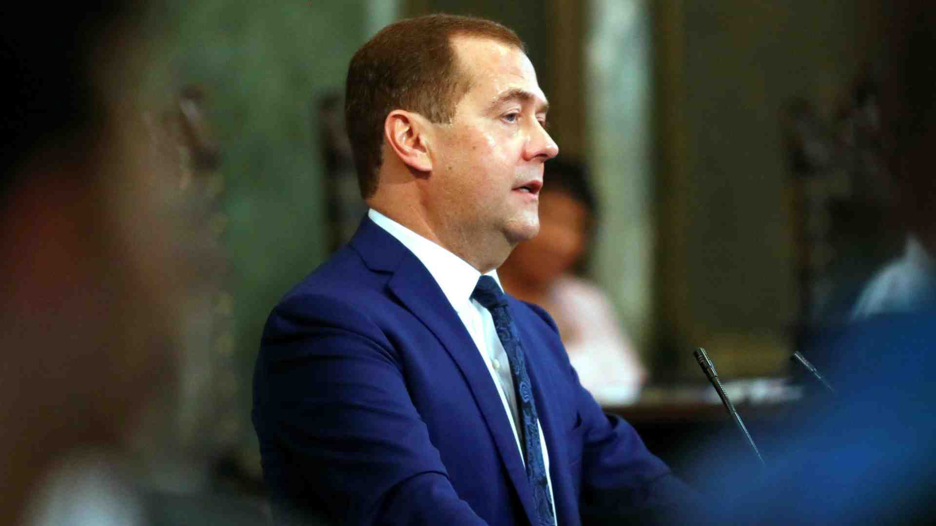 Medvedev ritratta il sostegno nucleare della Russia all'Iran