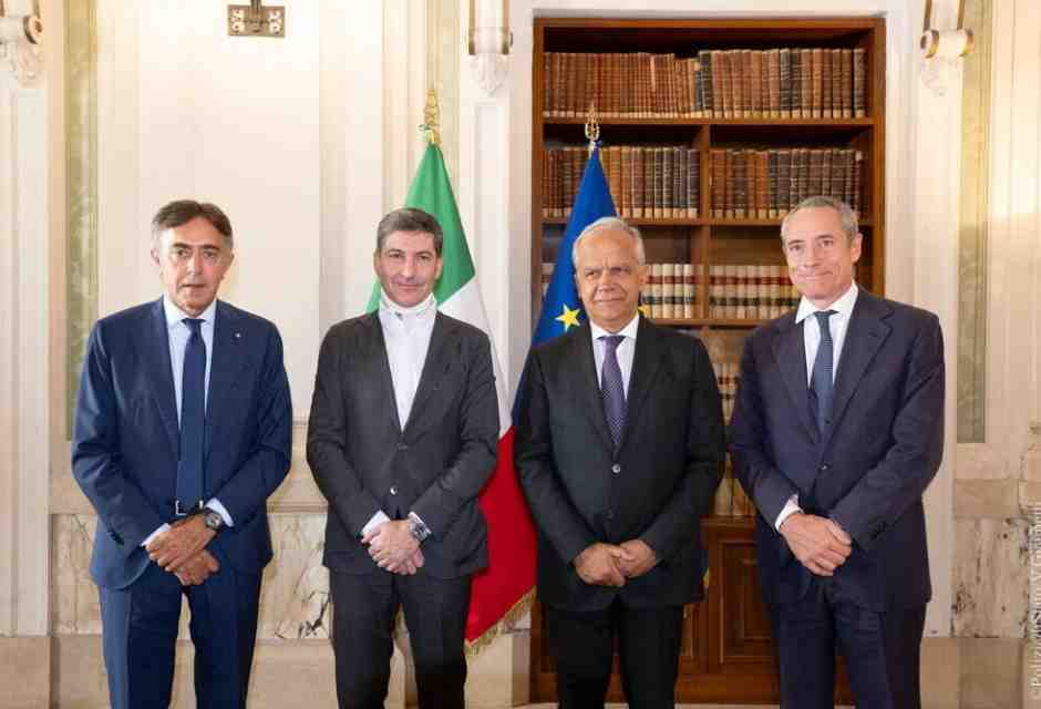 Viminale-Poste, l’intesa che punta a blindare la “porta digitale” del Paese