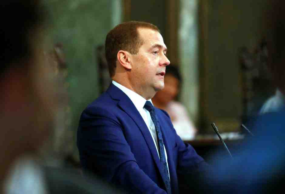 Medvedev ritratta il sostegno nucleare della Russia all'Iran