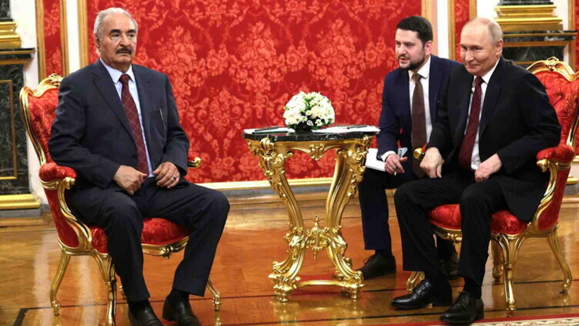 Meloni lancia l'allarme sui russi in Libia, ma il suo vero timore è un altro: "Migranti, migranti, migranti"