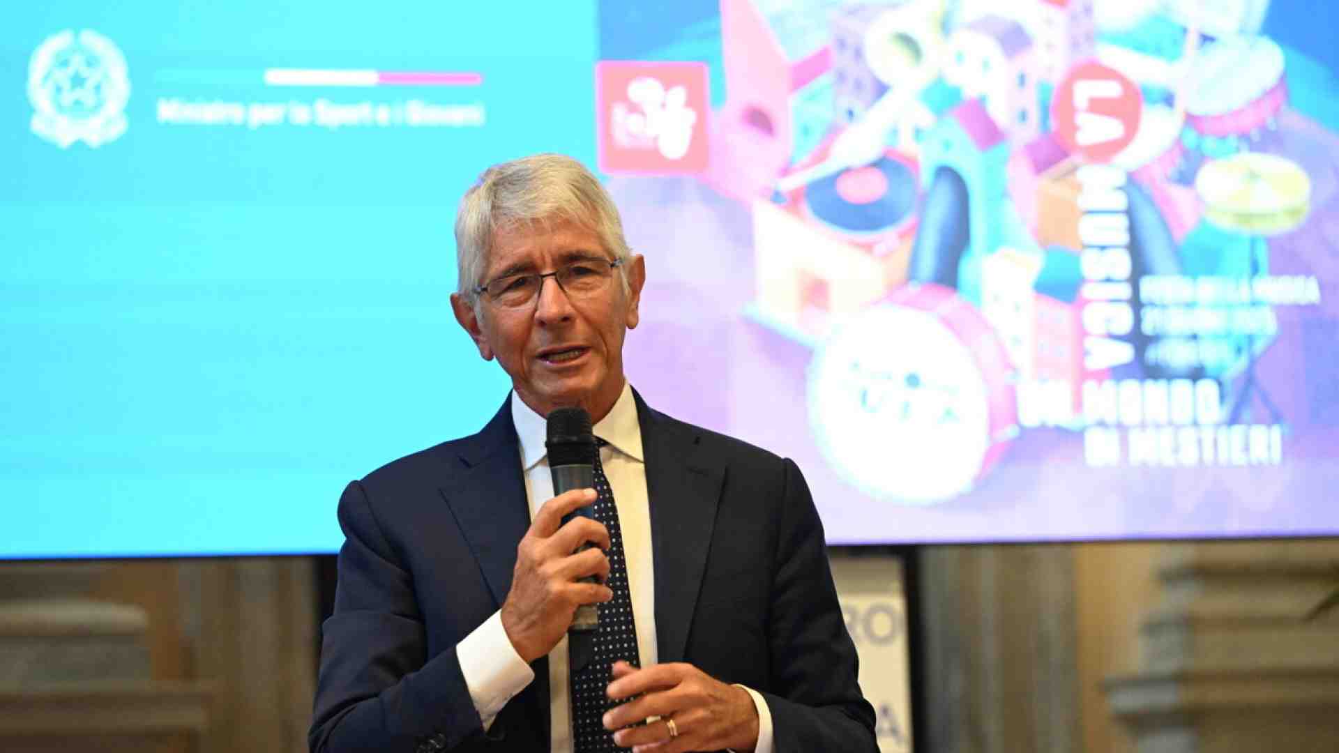 Coni, la disfatta di Abodi fa infuriare Fazzolari: "Hai esposto il partito a una figuraccia"