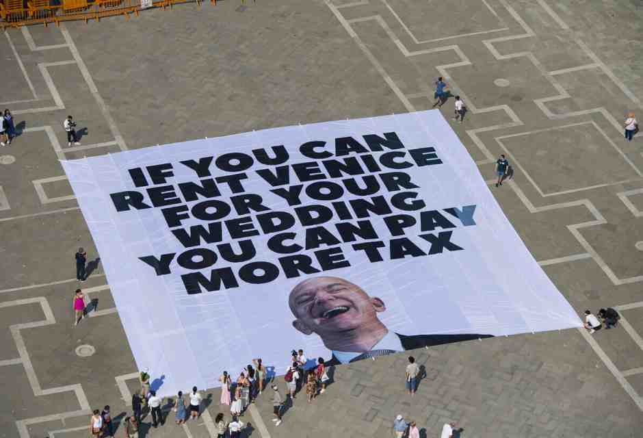 The little antifa and anticapitalist circle that contests Bezos in Venice has a problem not with Amazon but with freedom