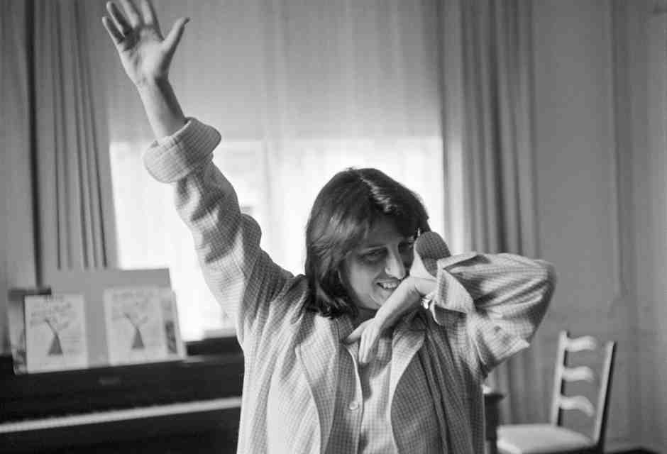 In Italia la storia si ripete sempre due volte: prima come sketch comico e poi come biopic