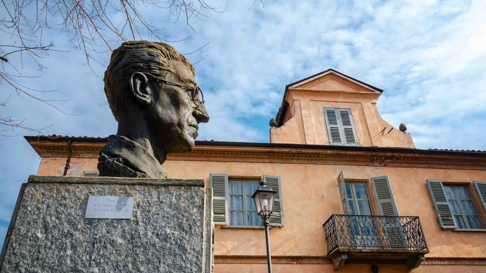 Viaggio al termine della vita della scrittrice turca che amava Pavese