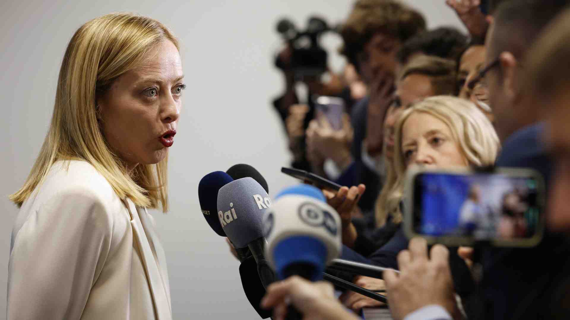 Il Papa contro il riarmo è un problema per Giorgia Meloni