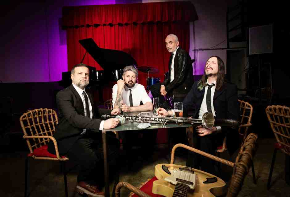 L’eleganza del rischio. I Calibro 35 si tuffano nel passato per fare suonare il presente