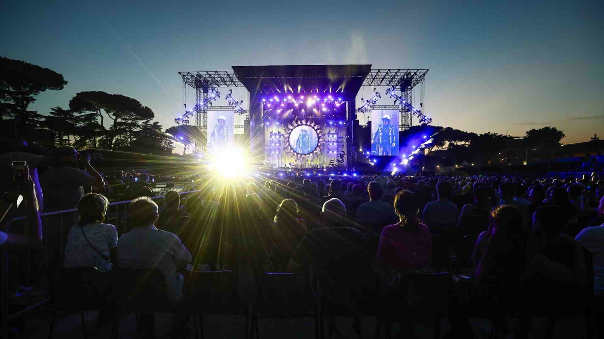 Il Circo Massimo, sempre più squallido e abusato. Così decade una civiltà