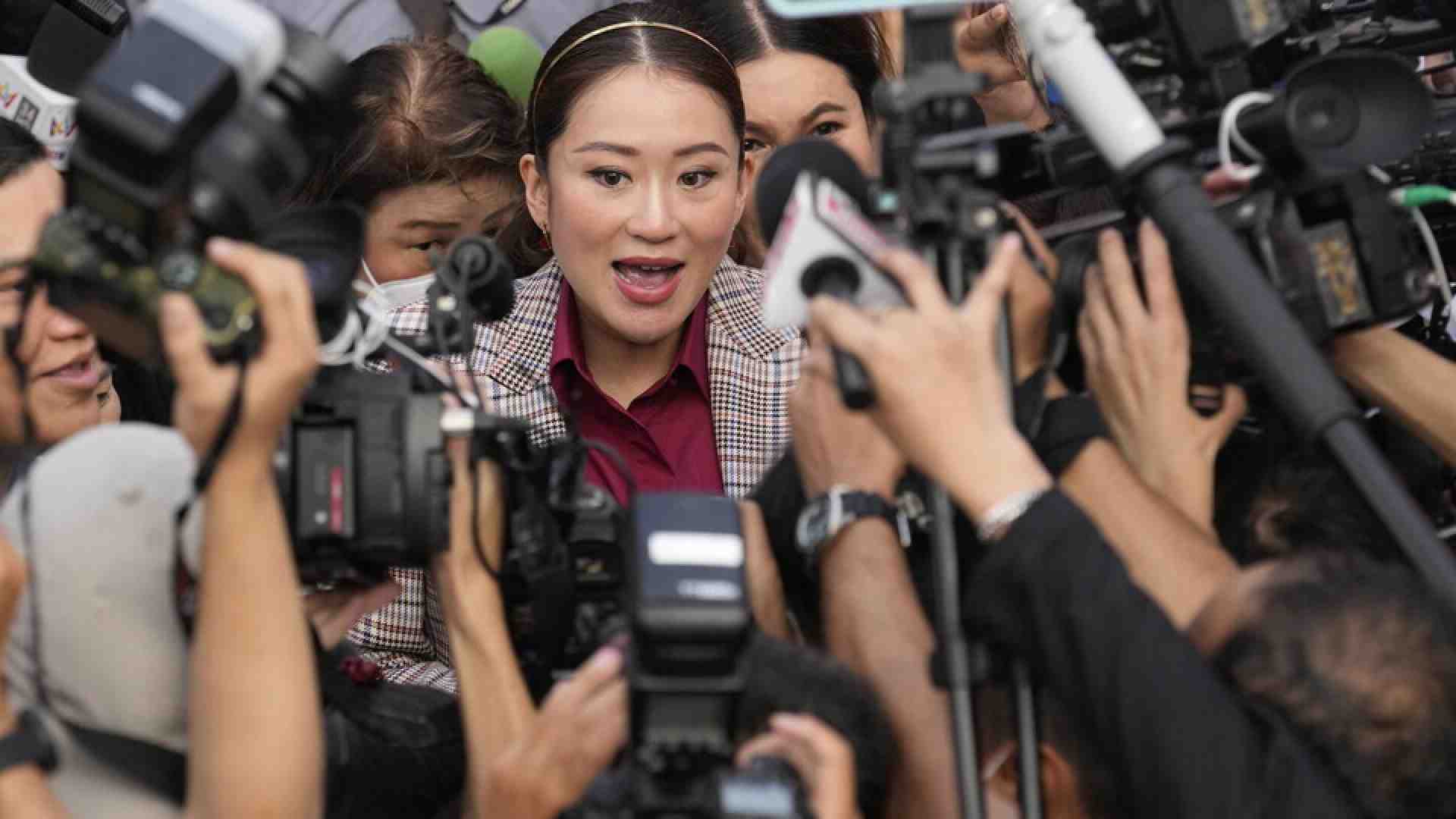 Una telefonata ha messo nei guai la prima ministra thailandese
