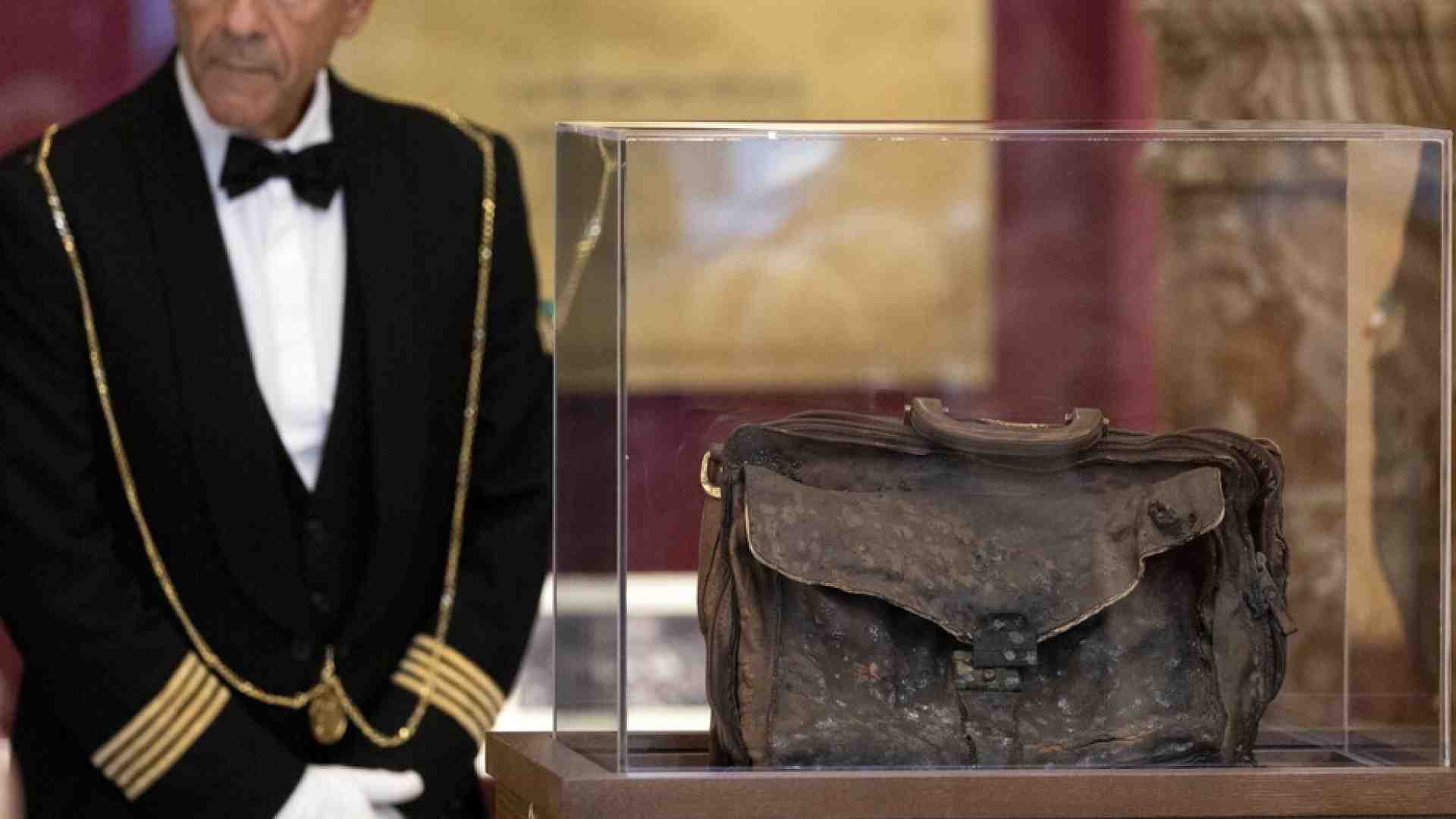 La borsa di Borsellino esposta alla Camera. "No al mito dell'agenda rossa", dice lo storico Lupo