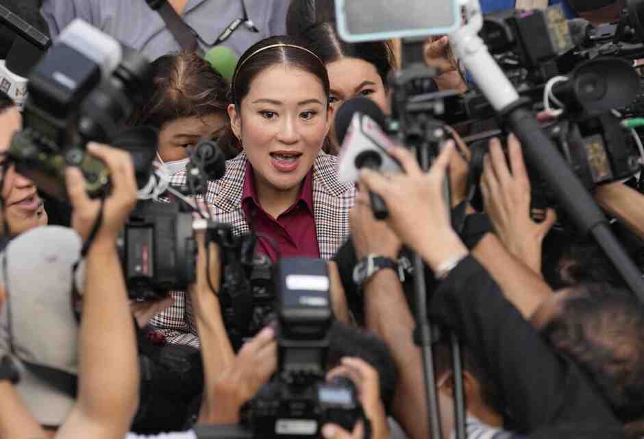 Una telefonata ha messo nei guai la prima ministra thailandese