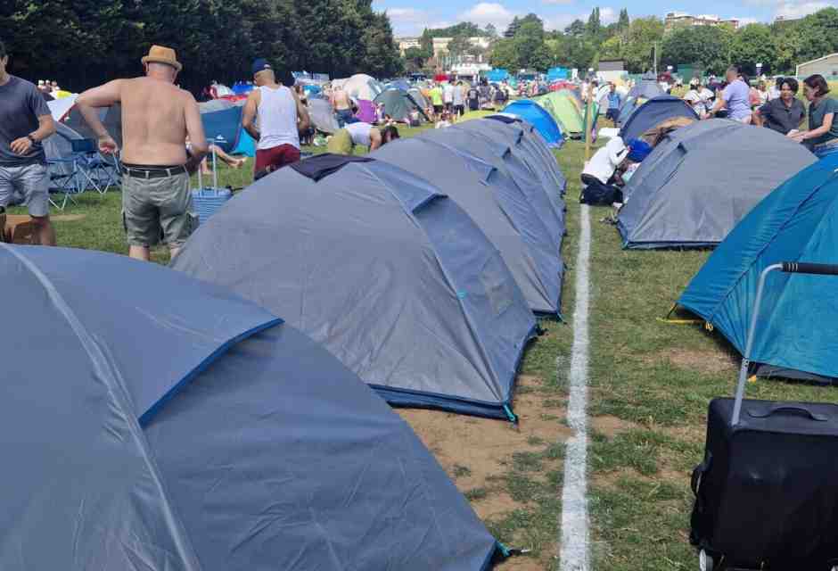 Viaggio al termine della "queue", il modo più estremo per poter vivere il fascino di Wimbledon