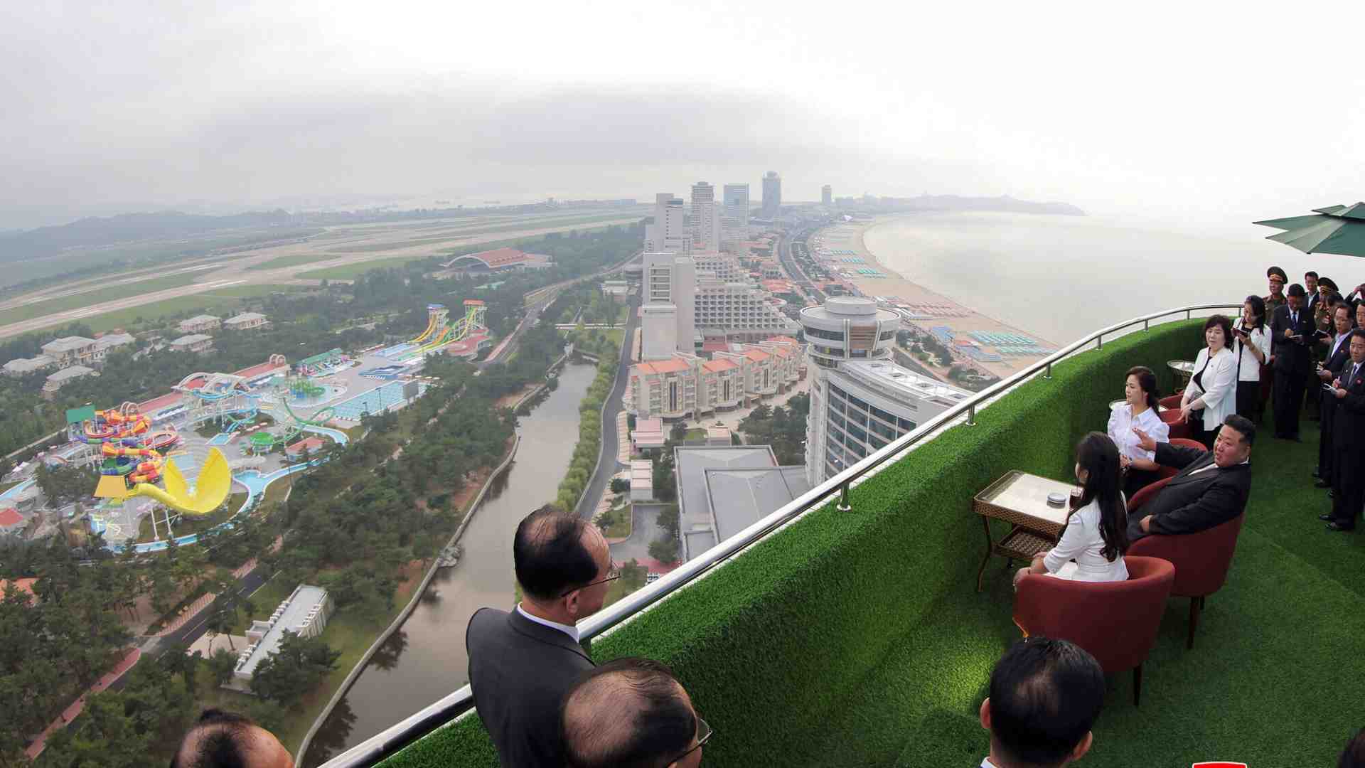 Il Salento di Kim Jong Un: vacanze senza overtourism e senza diritti umani