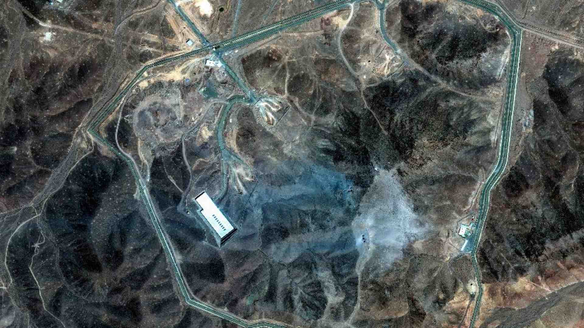 L'Iran sospende la collaborazione con l'Aiea e ammette danni agli impianti