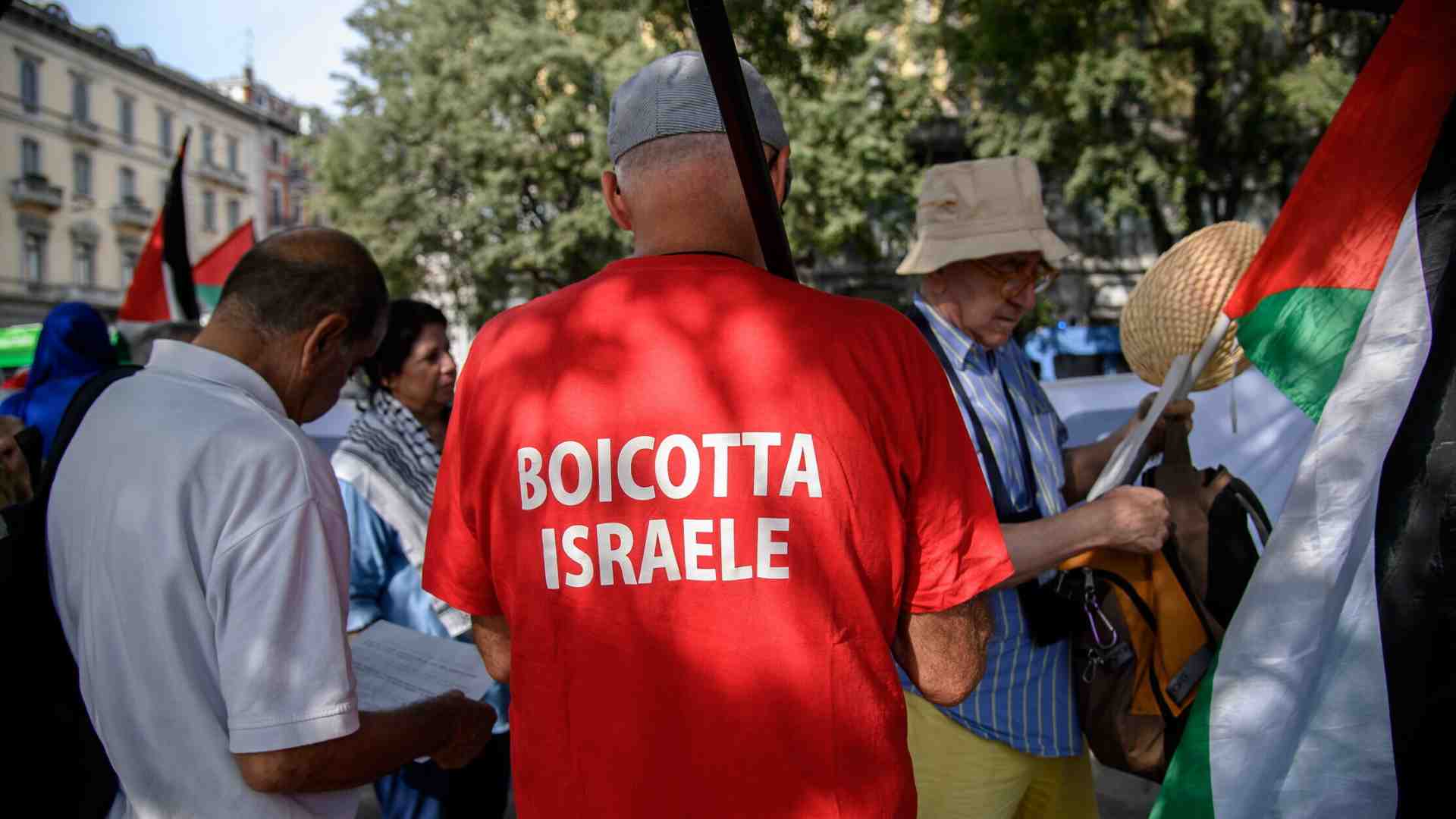 La pignatta del boicottaggio e i dolcetti del narcisismo morale