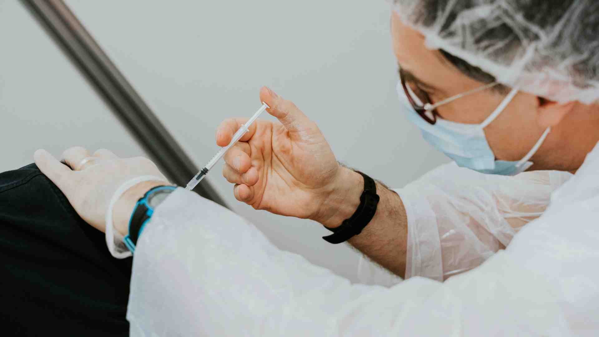 La narrazione falsata promossa dalla politica americana sui vaccini