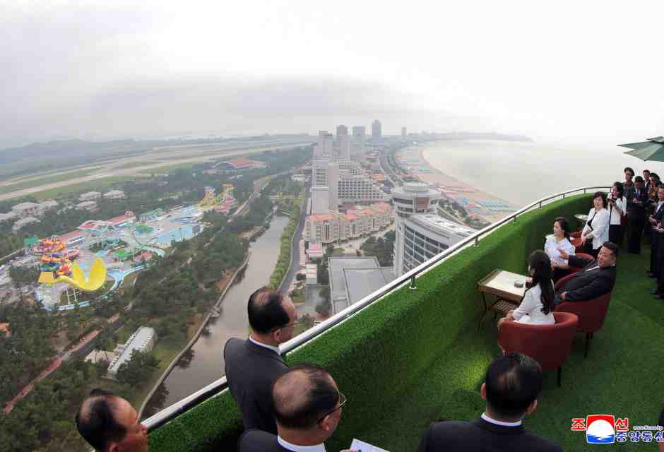 Il Salento di Kim Jong Un: vacanze senza overtourism e senza diritti umani