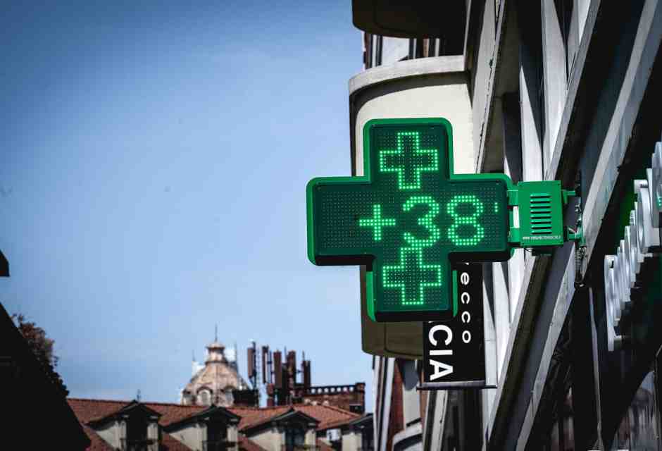 Il caldo ossessiona e affratella. Tutto è colpa del caldo che fa