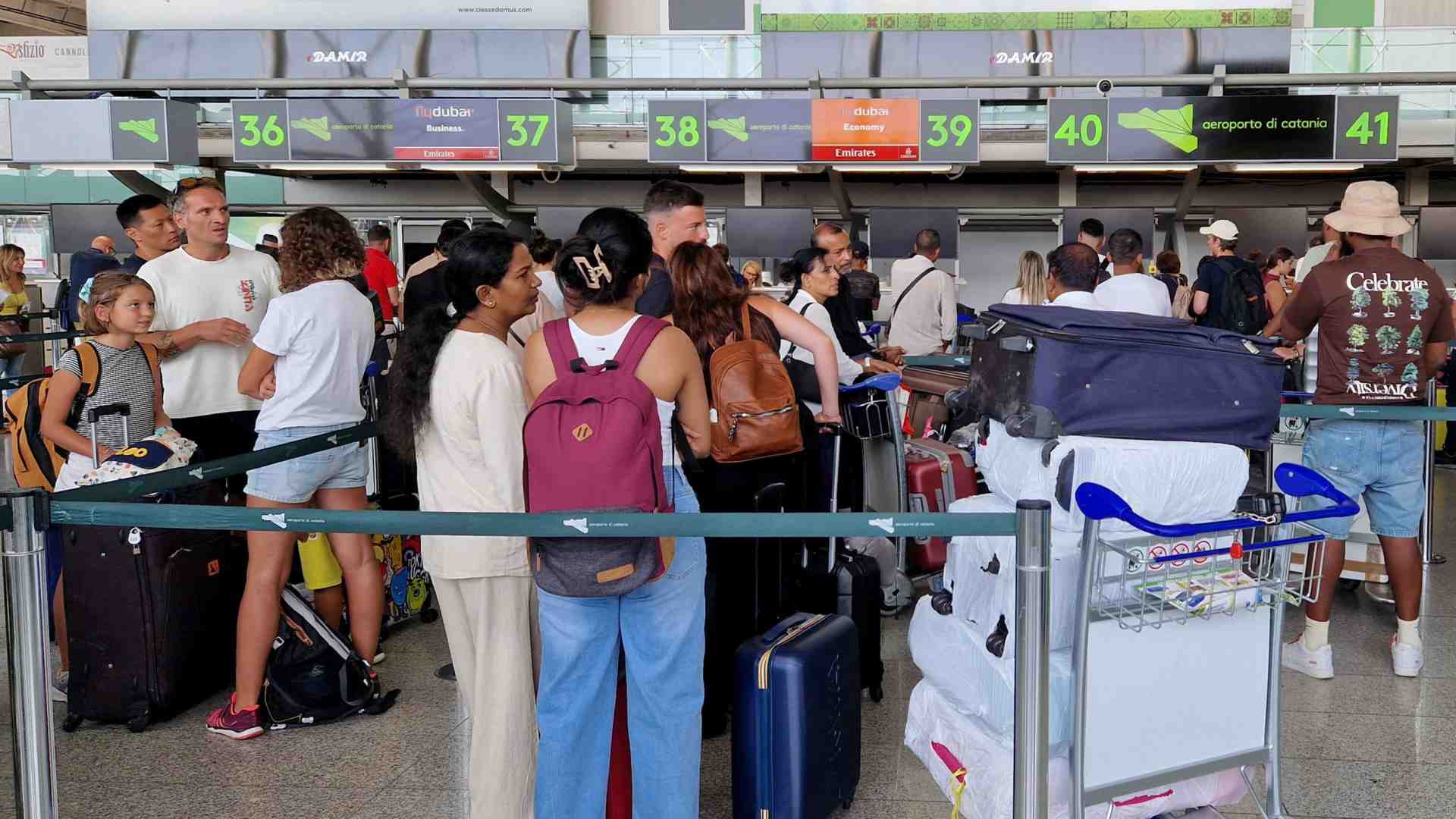 Caro voli da e per Sicilia e Sardegna: l'Agcm avvia confronto con Ue