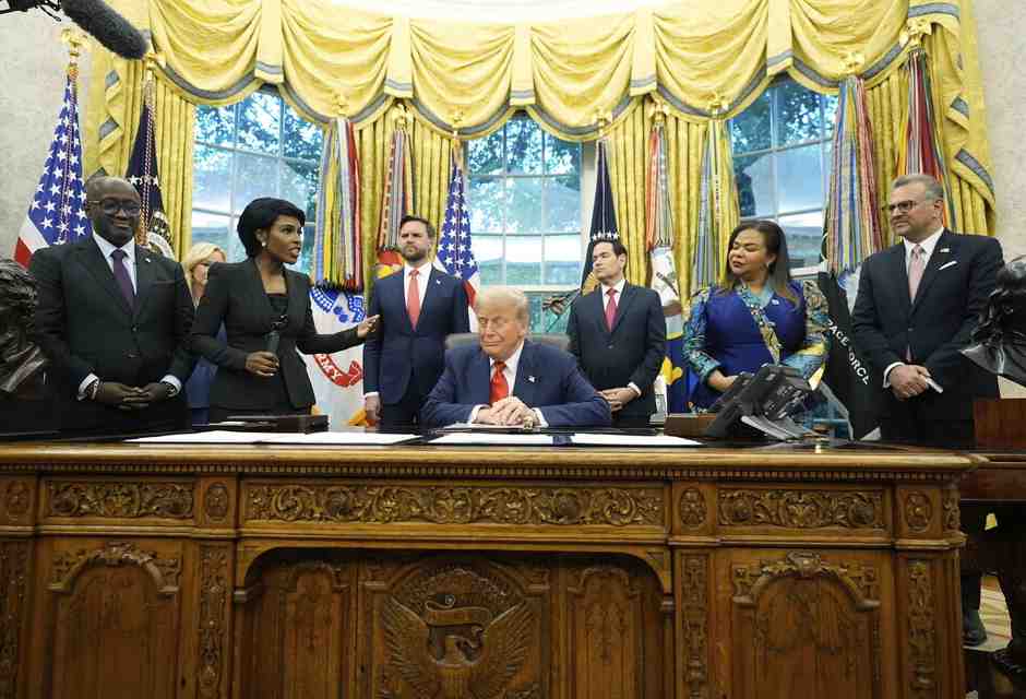 Trump ha tolto tutti i poteri al Consiglio per la sicurezza nazionale, e il risultato si vede