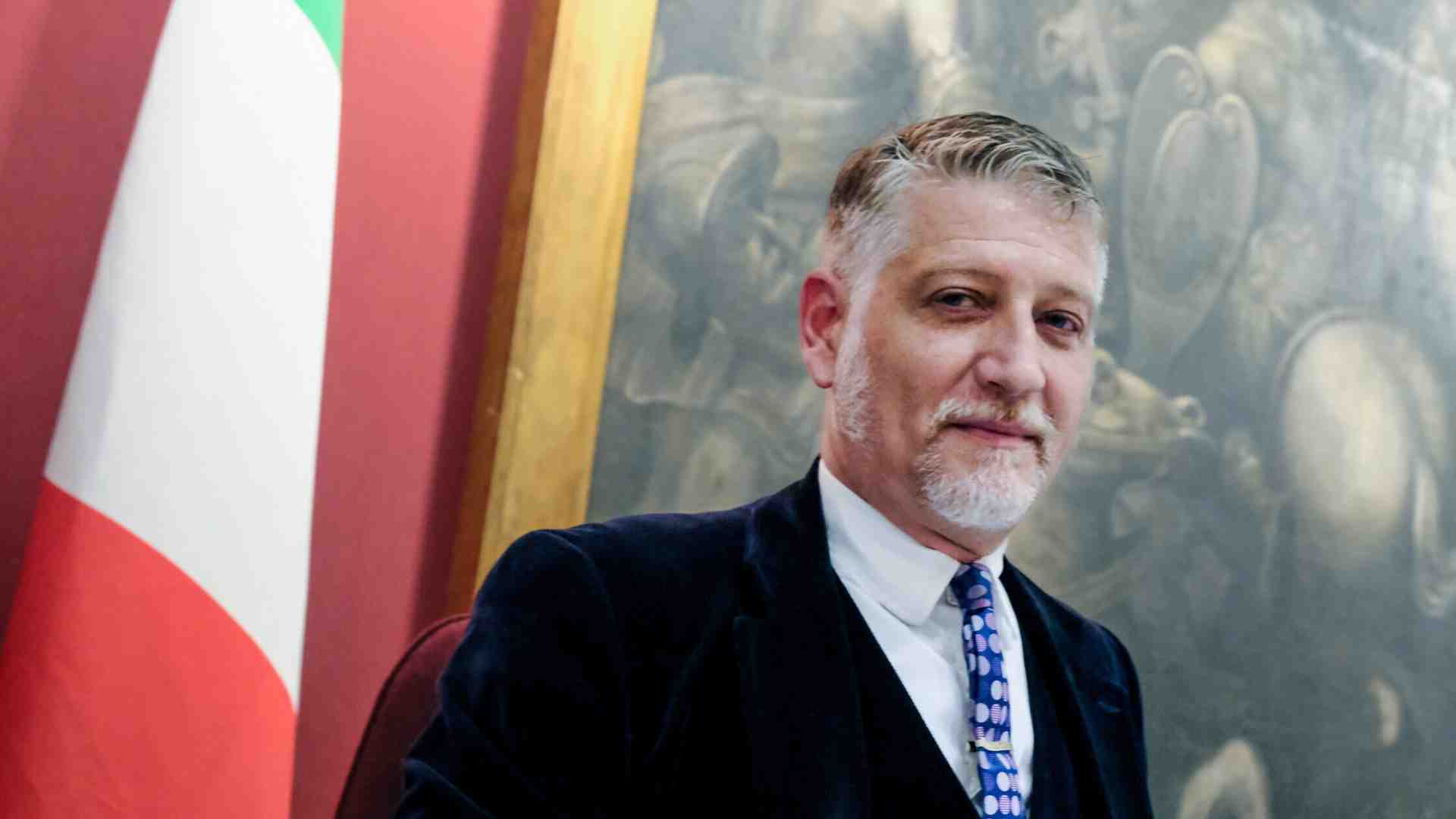 La vera storia del tax credit: 10 governi, ministri di destra, sinistra e tecnici. Un sistema esploso. L'ascia di Giuli