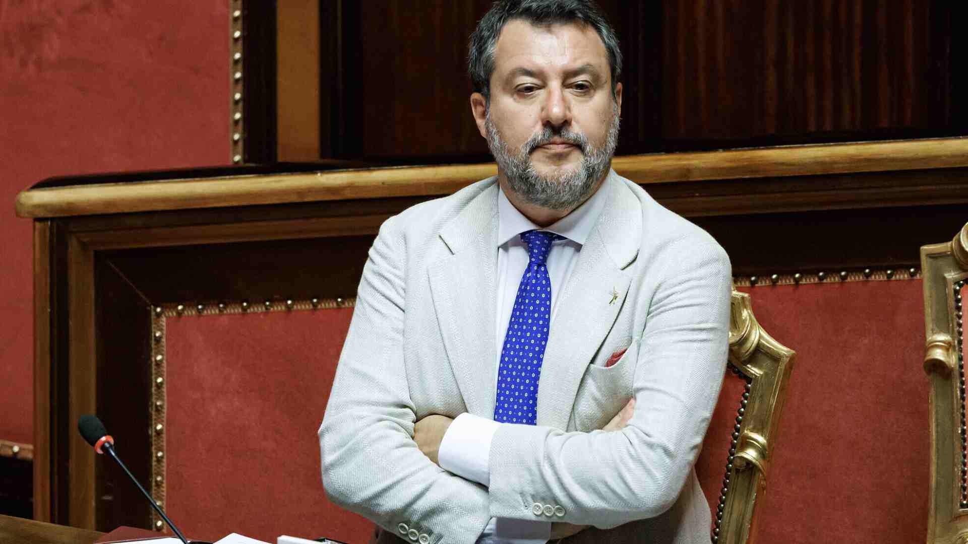 L'aumento dei pedaggi autostradali diventa un caso nella maggioranza. Salvini: "Ritirare l'emendamento"