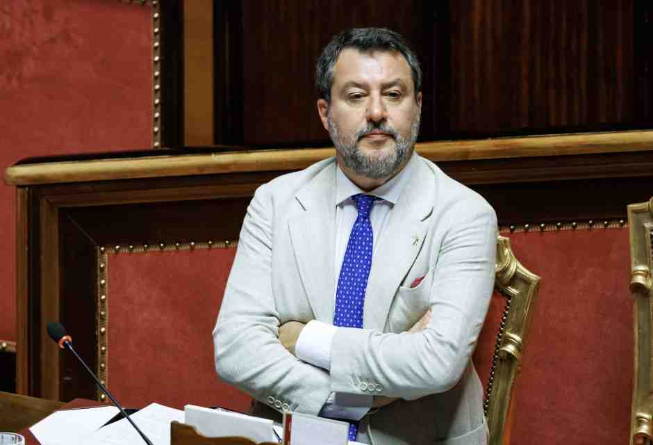 L'aumento dei pedaggi autostradali diventa un caso nella maggioranza. Salvini: "Ritirare l'emendamento"