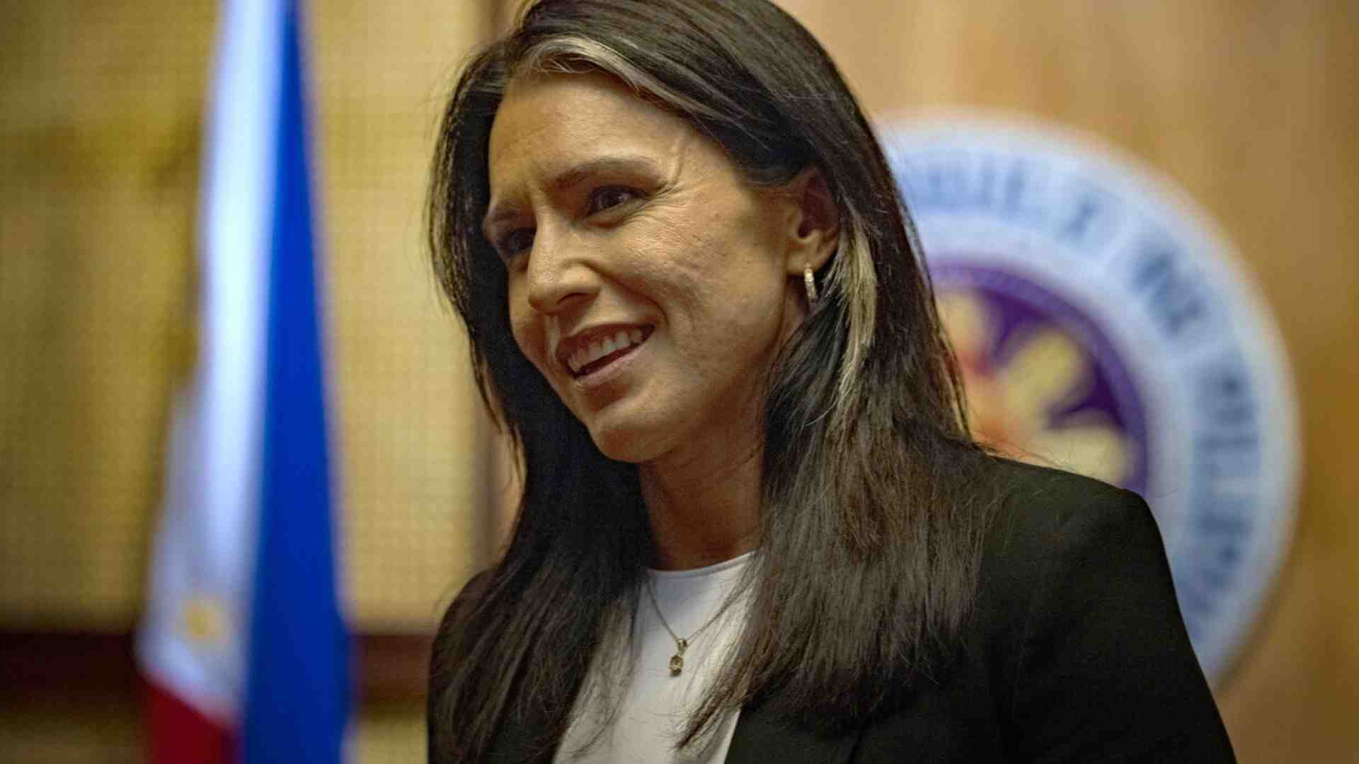 La direttrice dell’intelligence contro il Washington Post