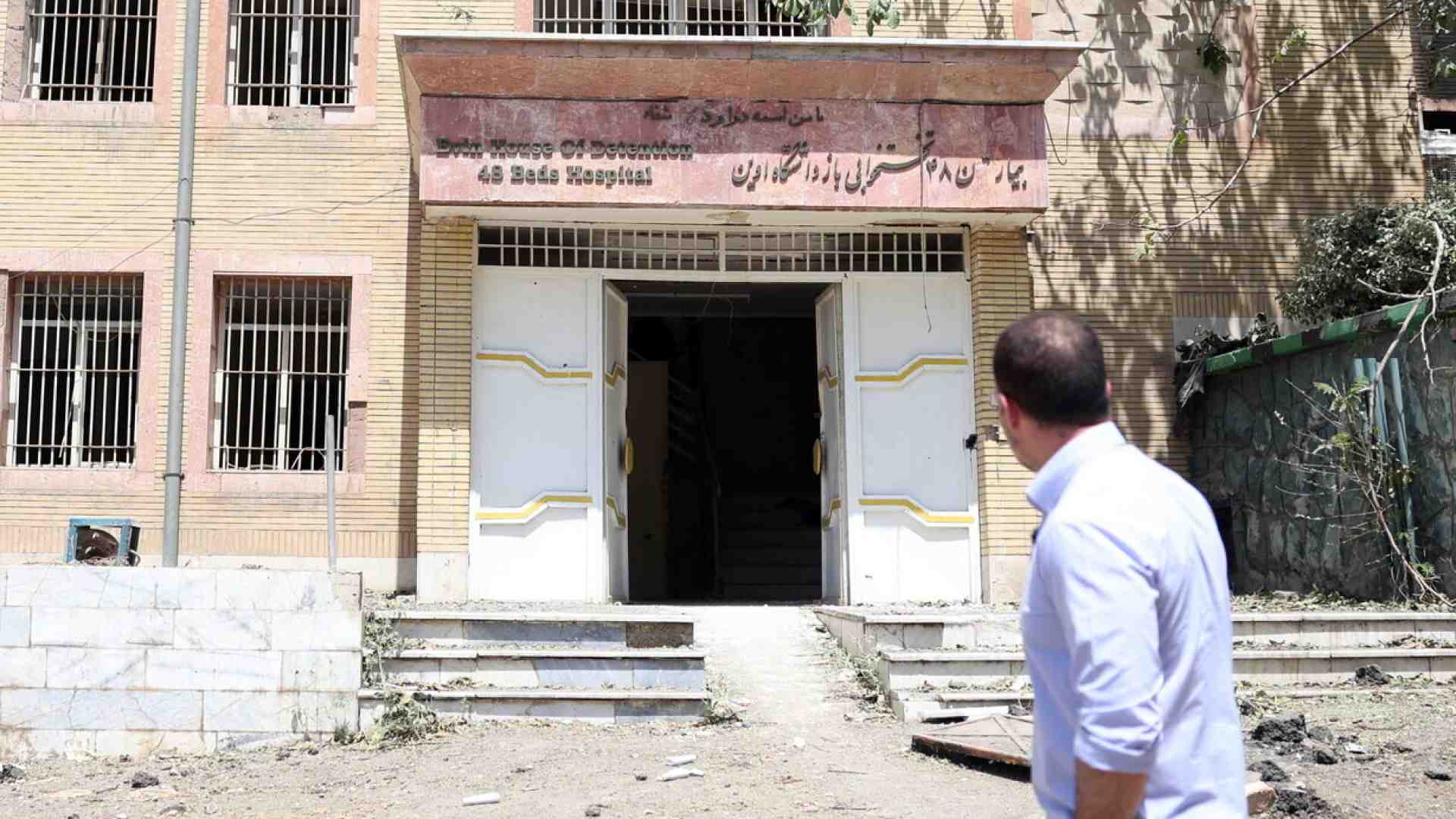 Il regime di Teheran caccia a forza gli afghani accusandoli di essere spie di Israele