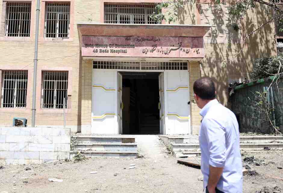 Il regime di Teheran caccia a forza gli afghani accusandoli di essere spie di Israele