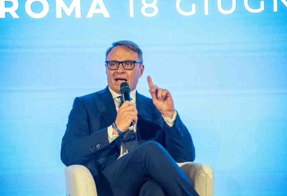 Le capriole logiche di Lollobrigida sulla "bioregolazione”