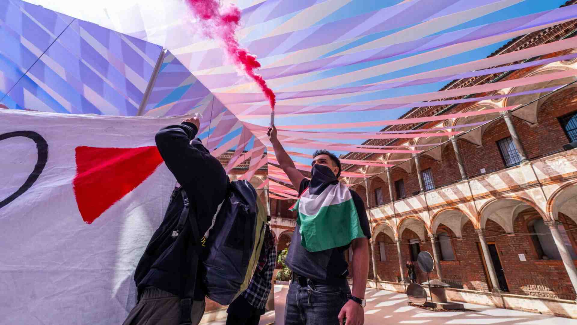 A furia di circolari engagé, abbiamo allevato universitari squadristi