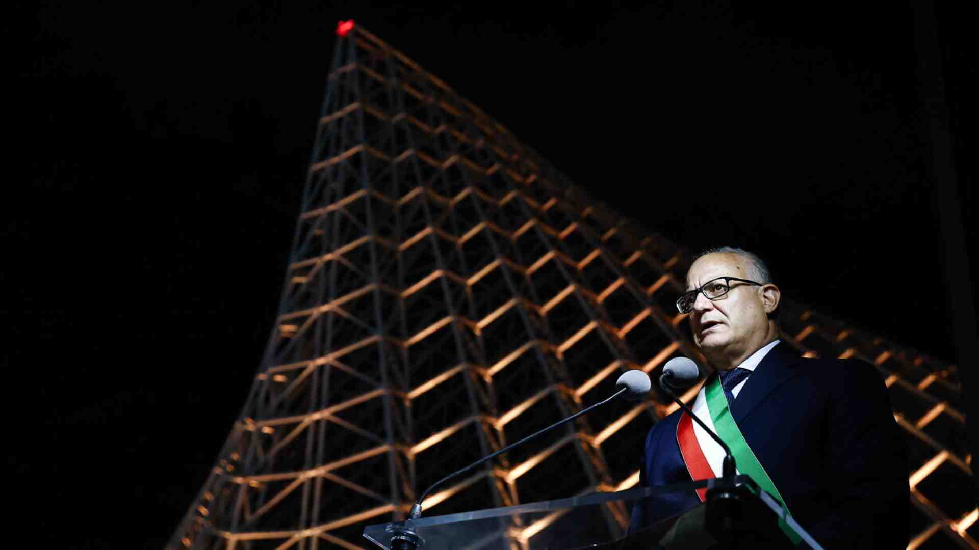 Gualtieri si difende dagli attacchi della destra e punta al secondo mandato