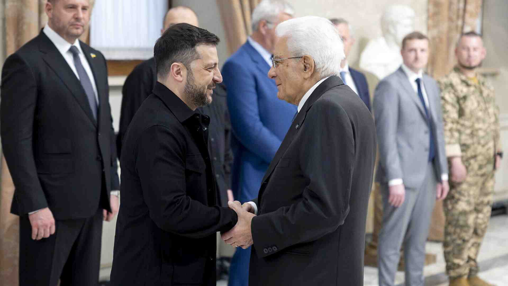 Il gran modello Mattarella e Meloni contro la gnagnera anti Kyiv