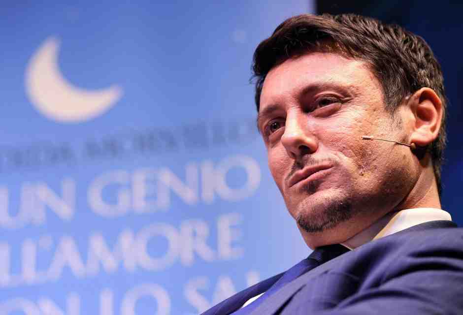 Giambruno riabilitato torna in tv, festa in osteria: “Era ora”