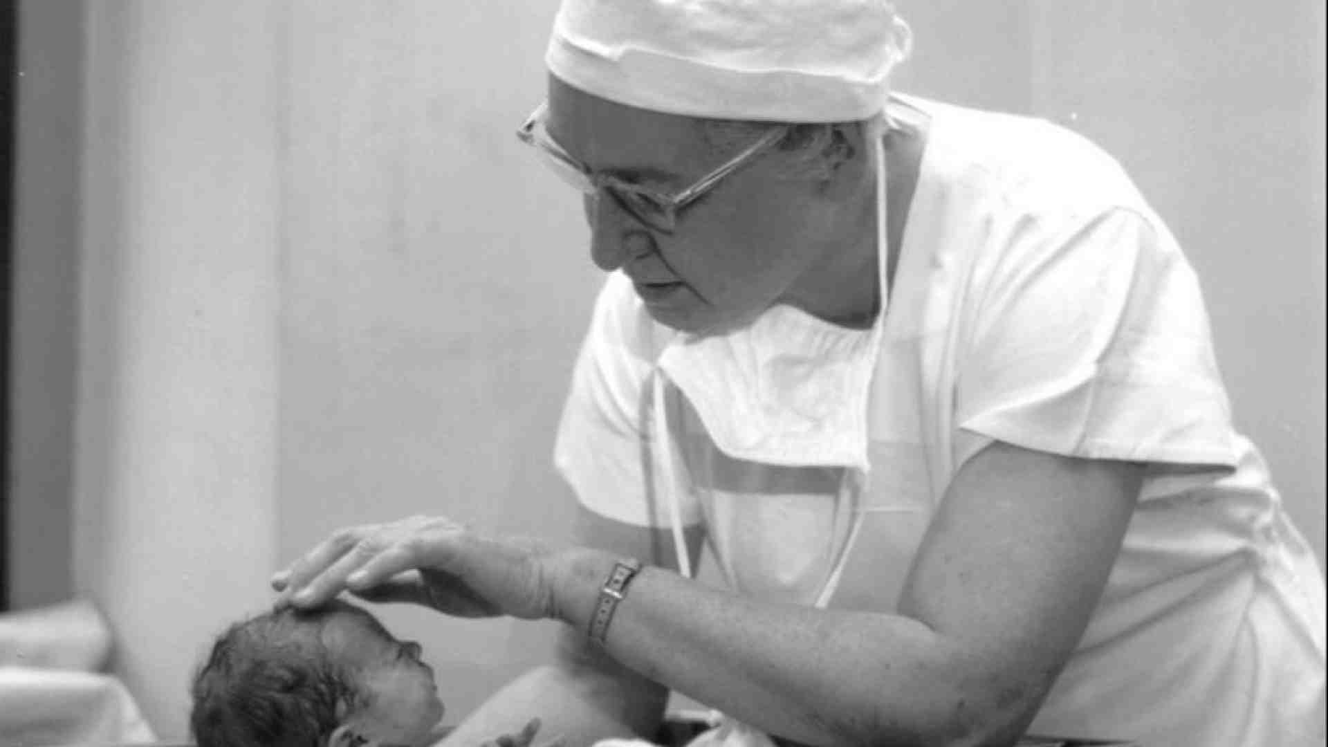 Virginia Apgar, la pediatra che continua a salvare neonati col suo “Indice”