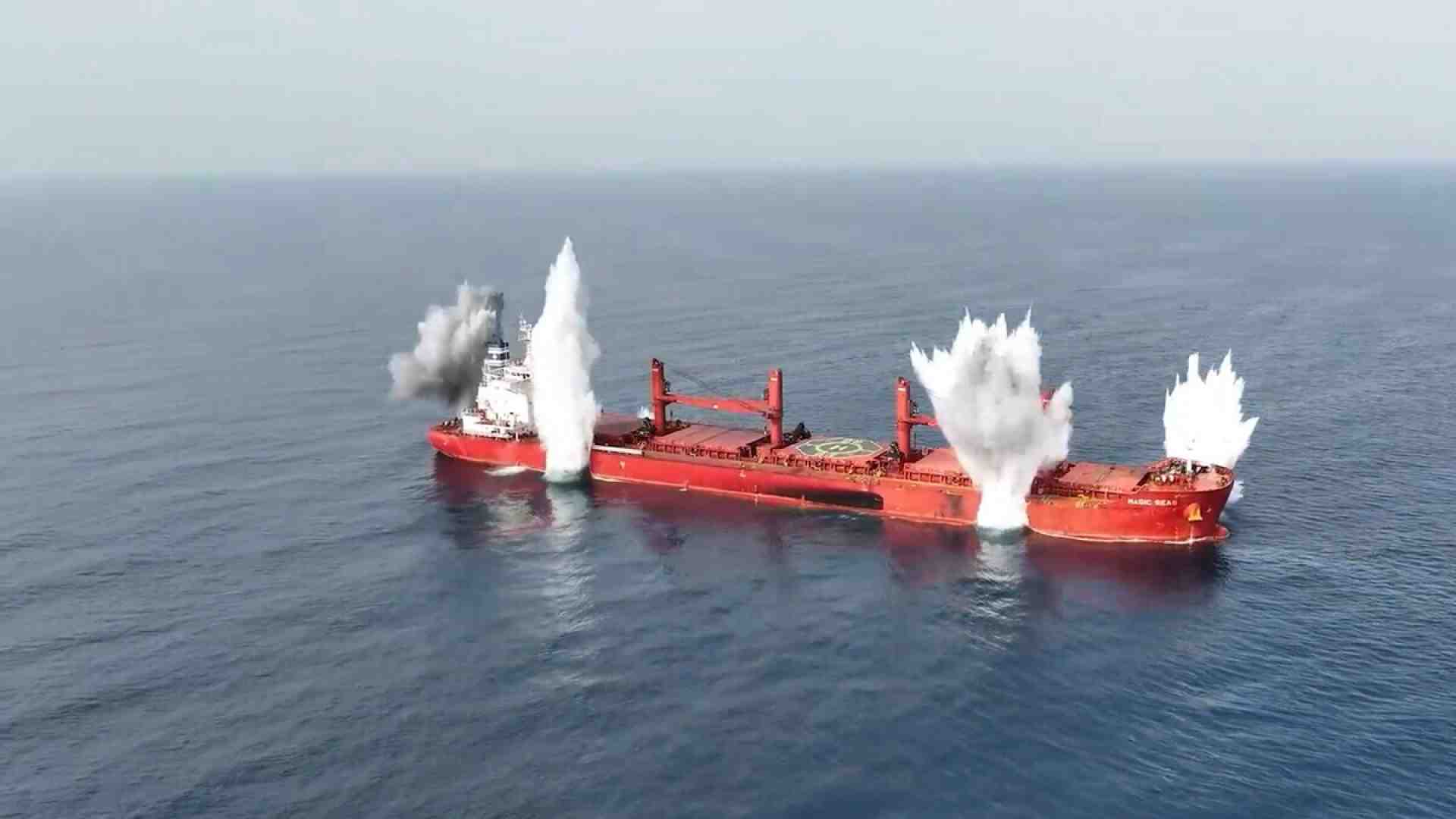 Aspides spuntata, con due sole navi contro i missili degli houthi