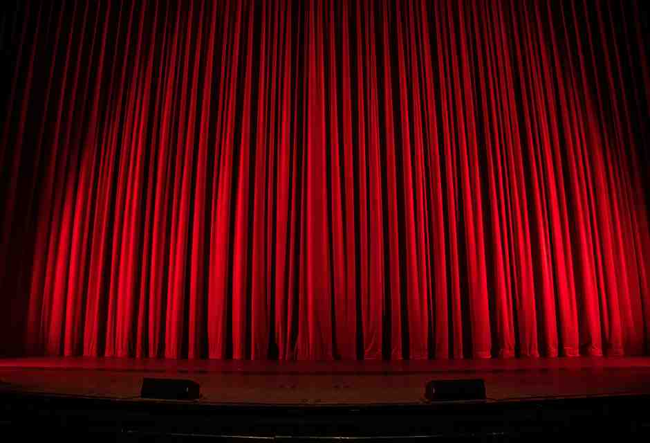 Benedetto il teatro e benedetta la letteratura