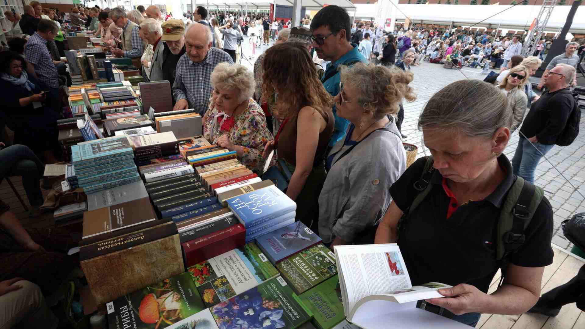 Che minaccia, il chiacchiericcio della società culturale