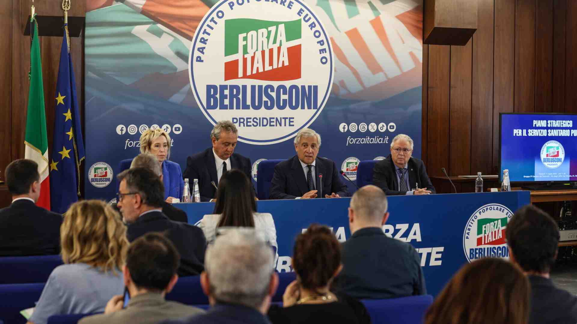 Tajani tra Pier Silvio Berlusconi e sanità: “Il futuro di FI? Guardare avanti significa avere progetti”