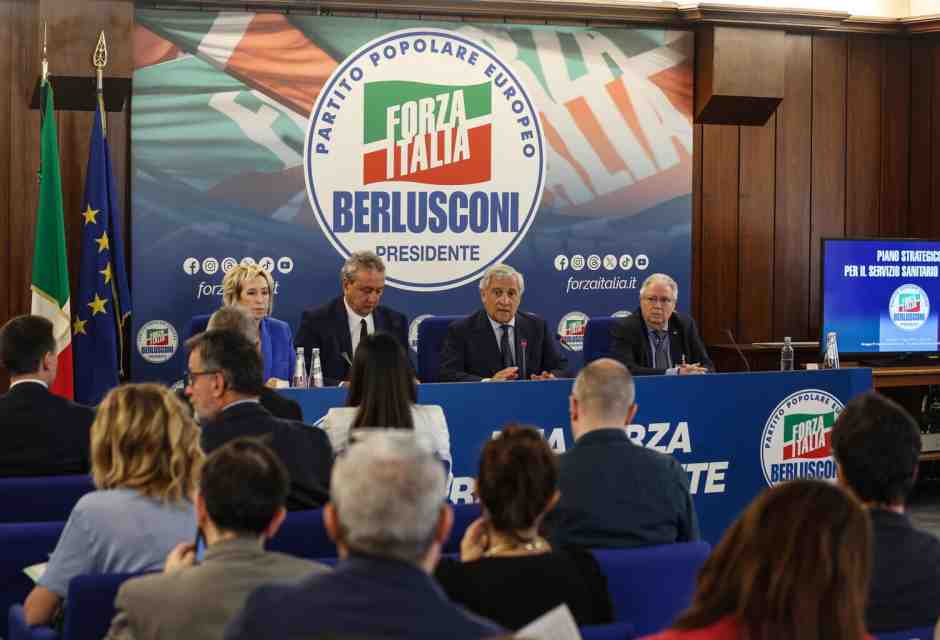 Tajani tra Pier Silvio Berlusconi e sanità: “Il futuro di FI? Guardare avanti significa avere progetti”