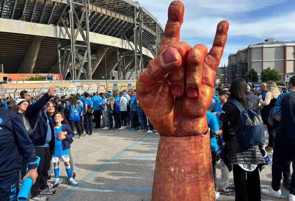 Una felicissima Napoli. Indagine contro il cliché gomorresco