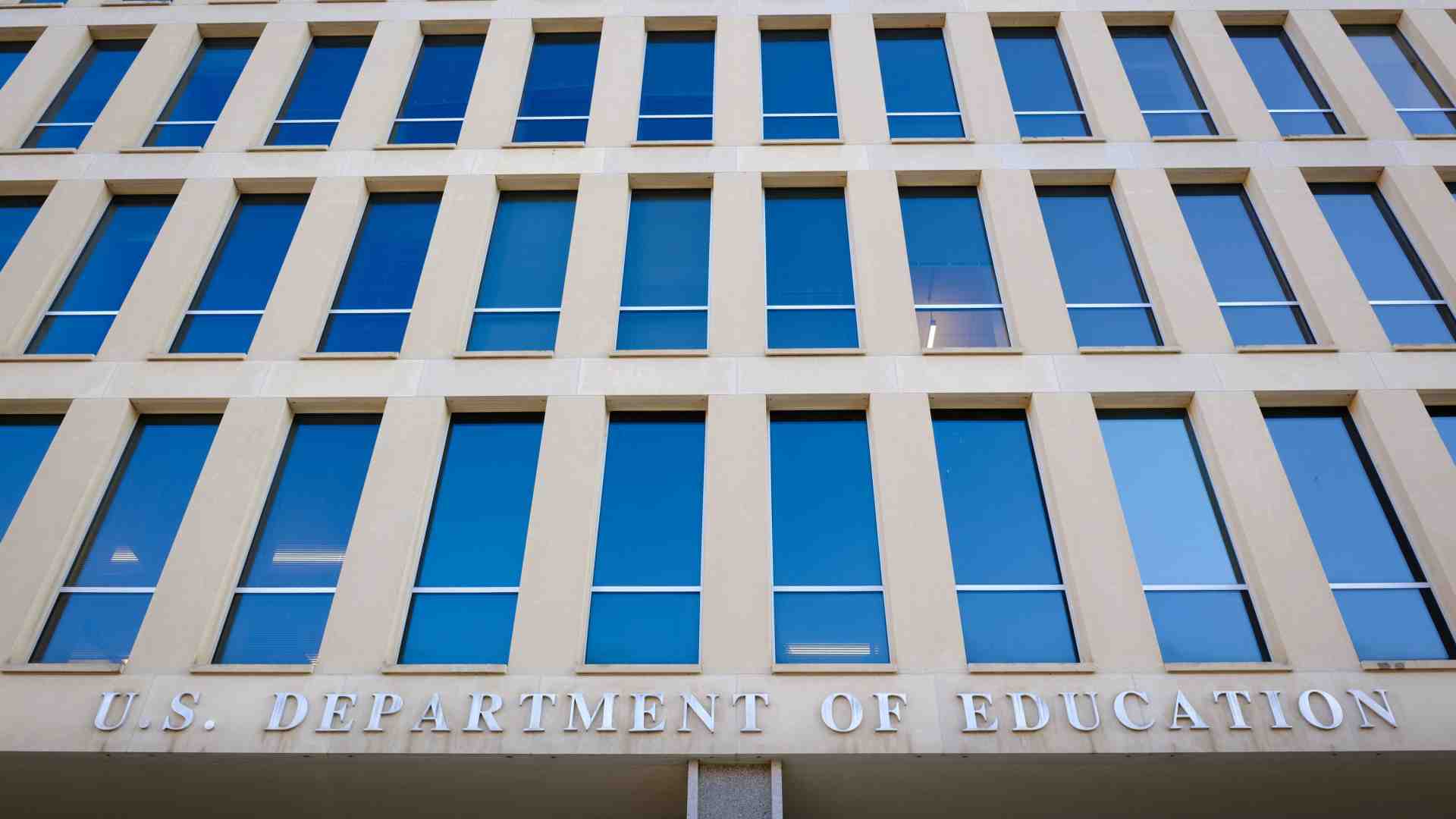 La Corte suprema autorizza Trump a ridimensionare il dipartimento dell'Istruzione