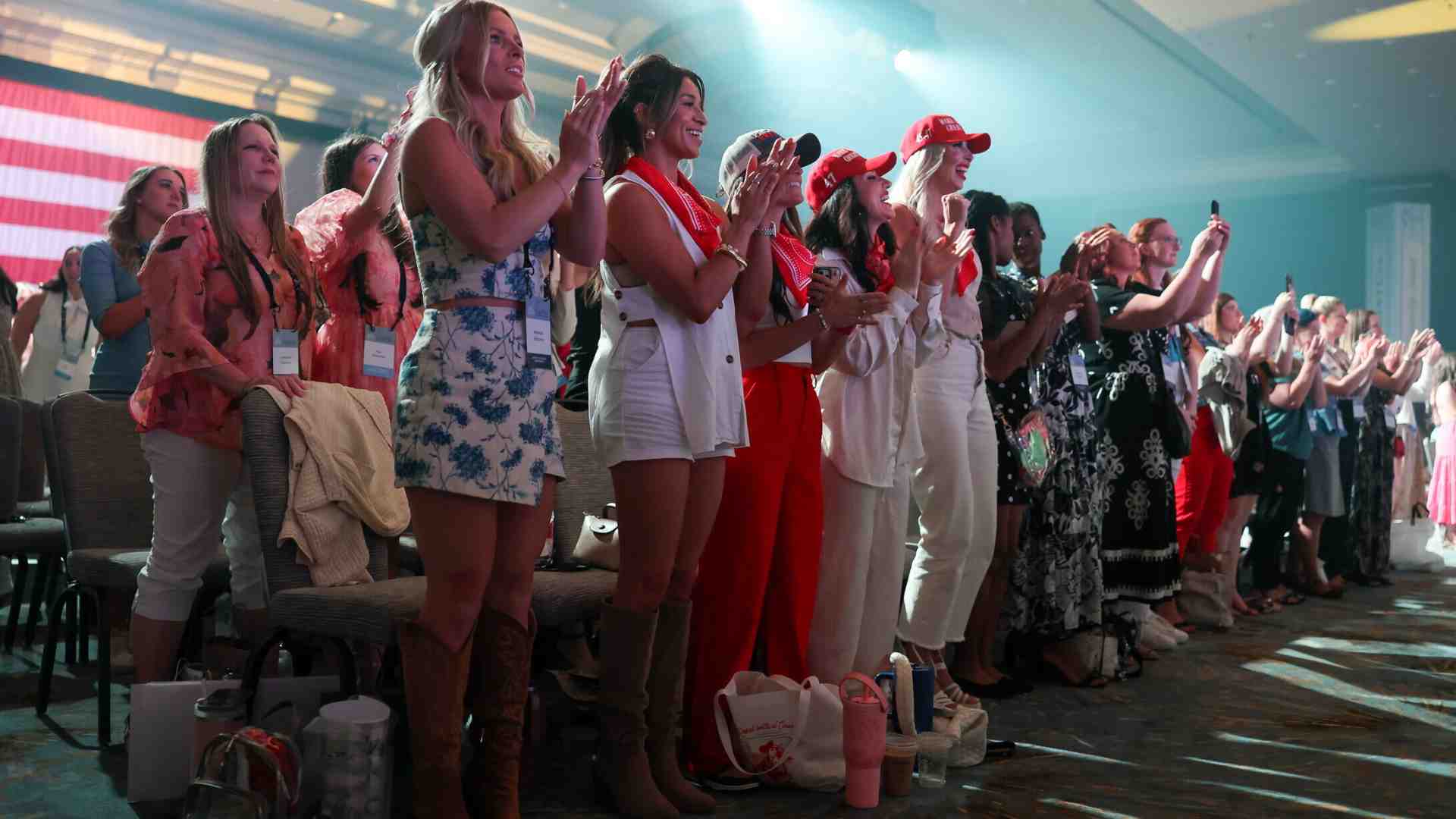 Le proteste dei giovani conservatori sul caso Epstein: siamo i “ragazzi perduti del Maga”