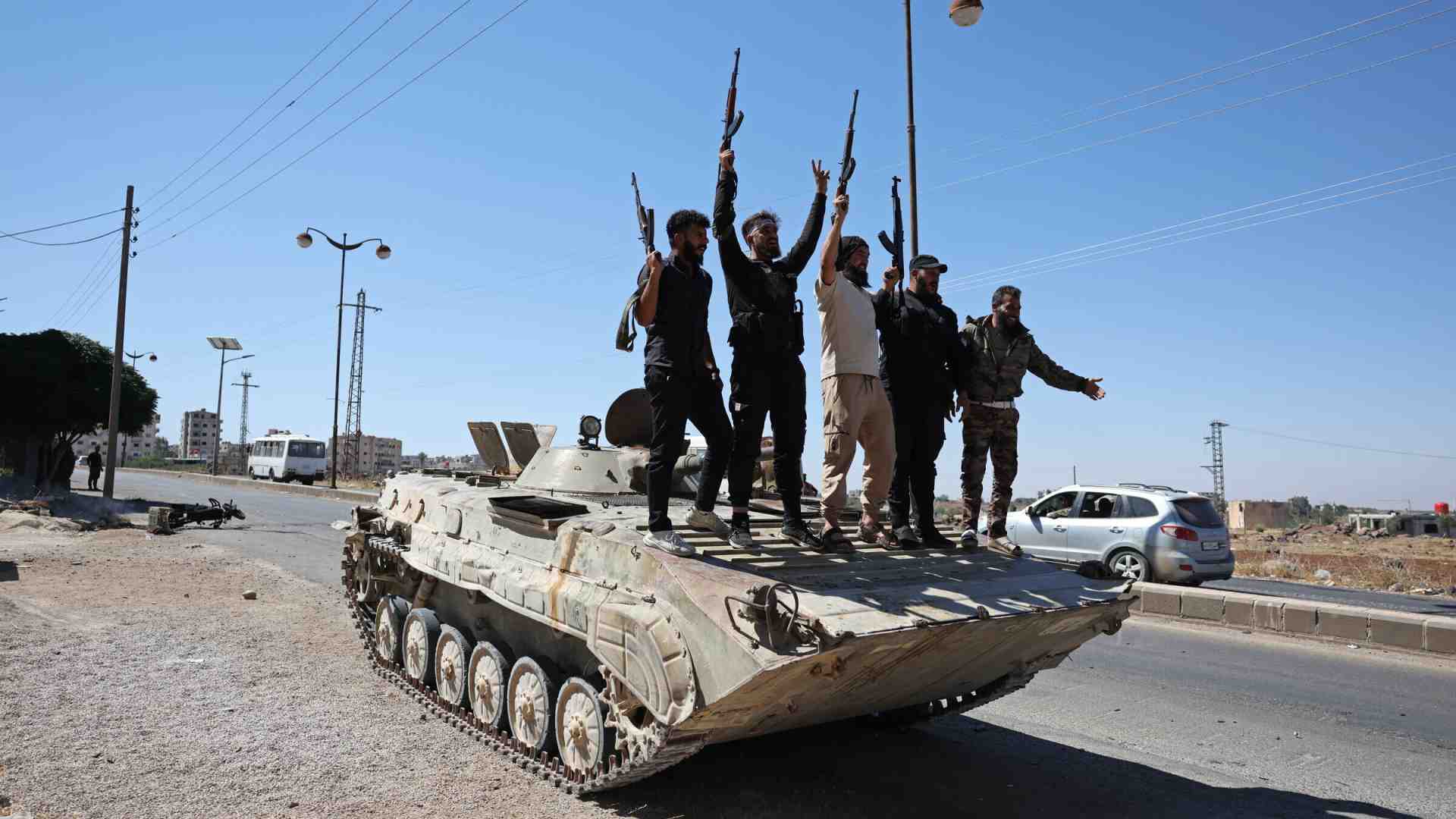 In Siria i drusi umiliati di Suwayda sono costretti a fuggire. I raid di Israele